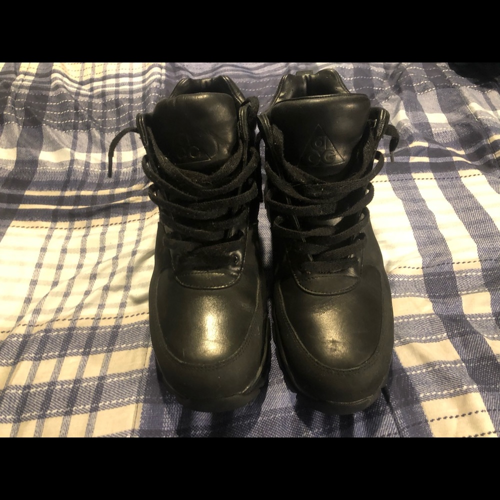 Nike ACG boots
